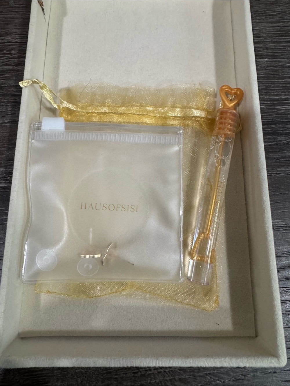 Yellow & gold tiny studs - Picture 4 of 4